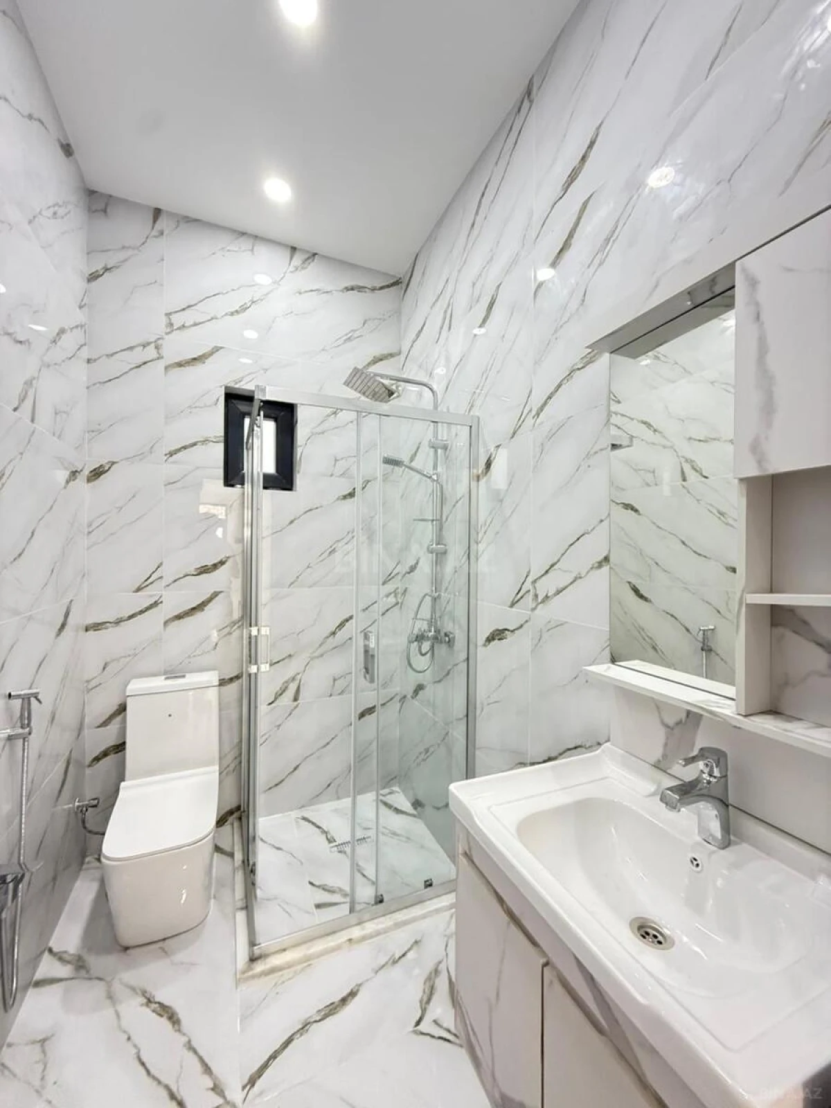 Satılır 4 otaqlı həyət evi 135 m²