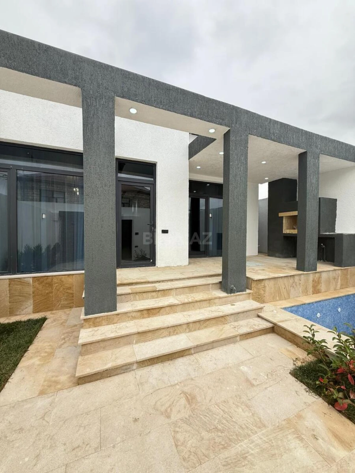 Satılır 4 otaqlı həyət evi 135 m²