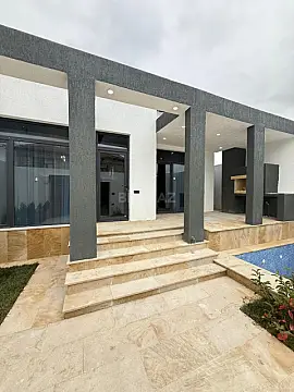 Satılır 4 otaqlı həyət evi 135 m²