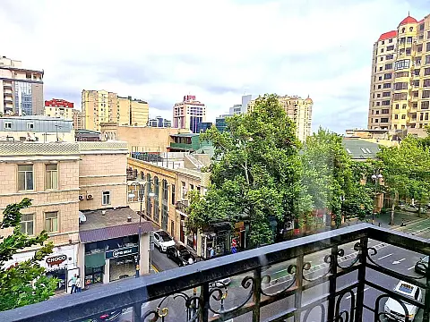 Satılır 3 otaqlı mənzil 75.5 m²