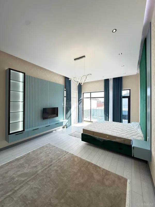 Satılır 5 otaqlı həyət evi 280 m²