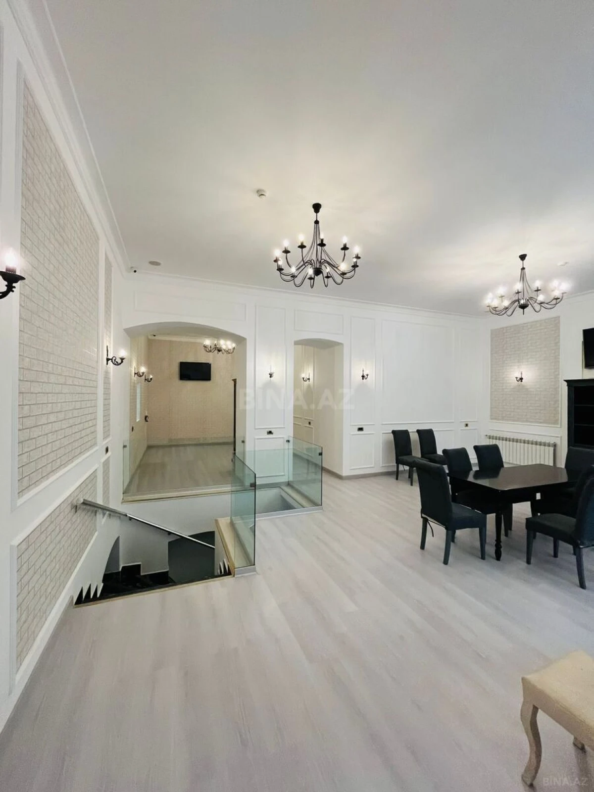 Kirayə verilir obyekt 216 m²