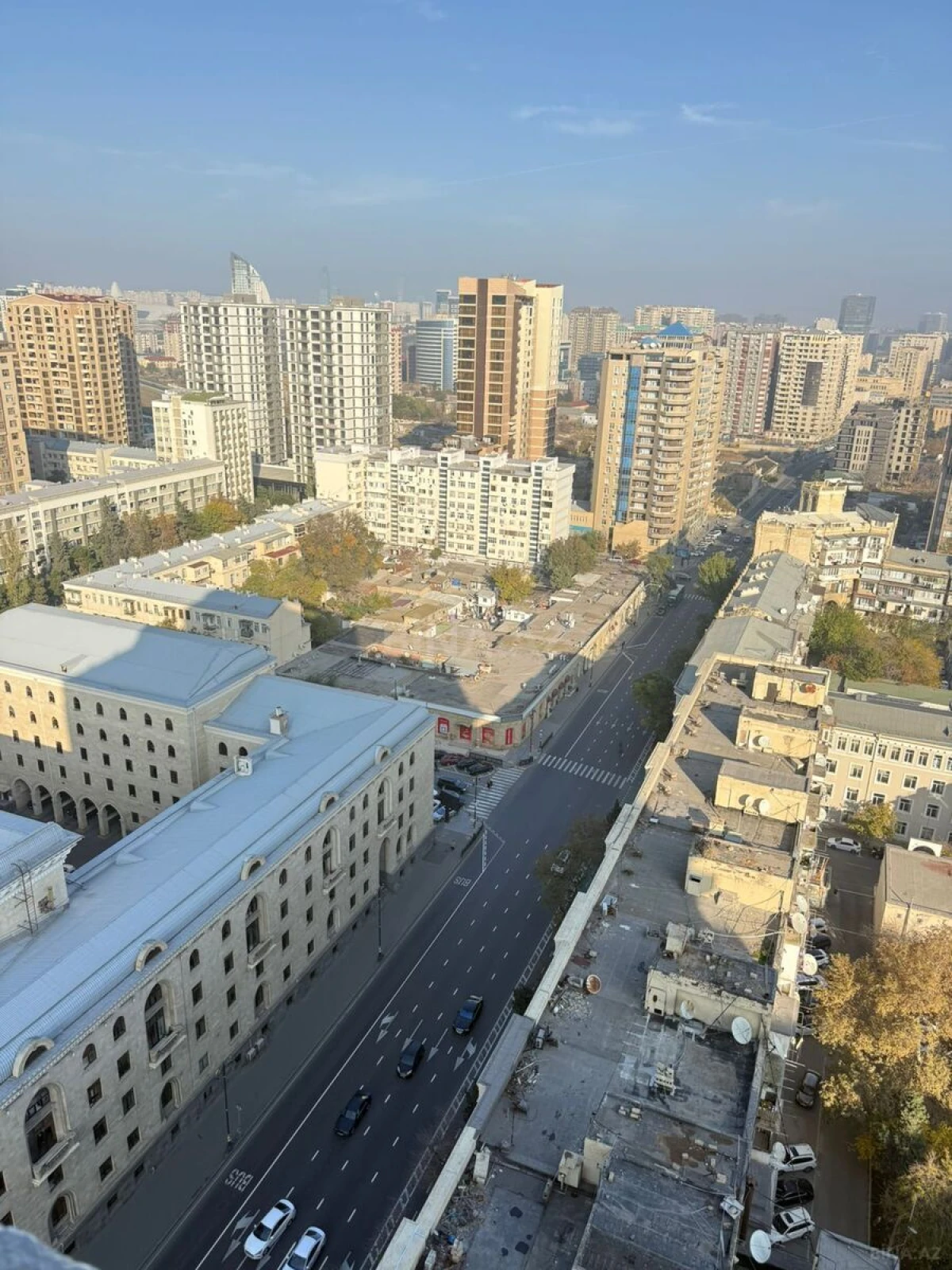 Satılır 3 otaqlı mənzil 190 m²