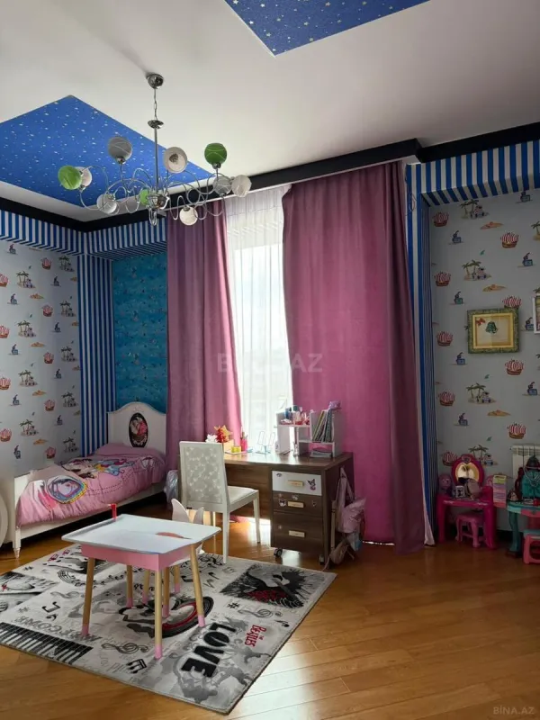 Satılır 3 otaqlı mənzil 190 m²