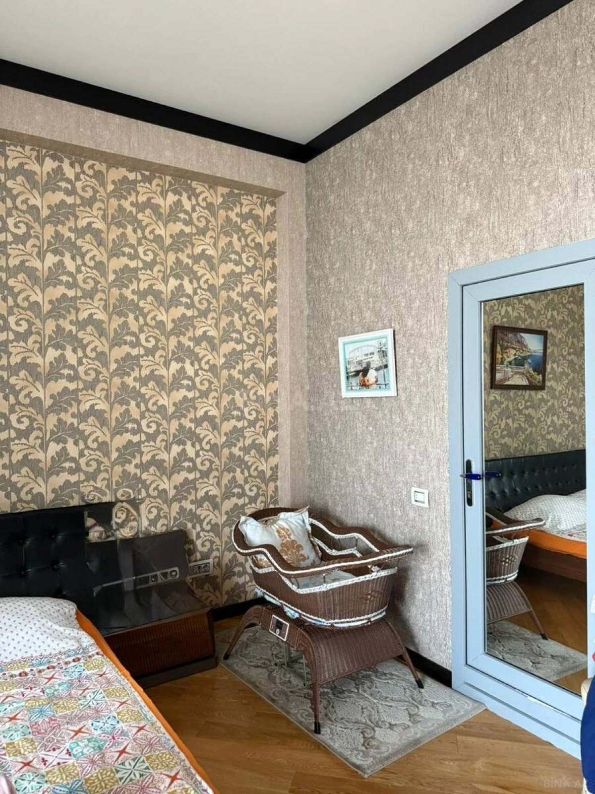 Satılır 3 otaqlı mənzil 190 m²