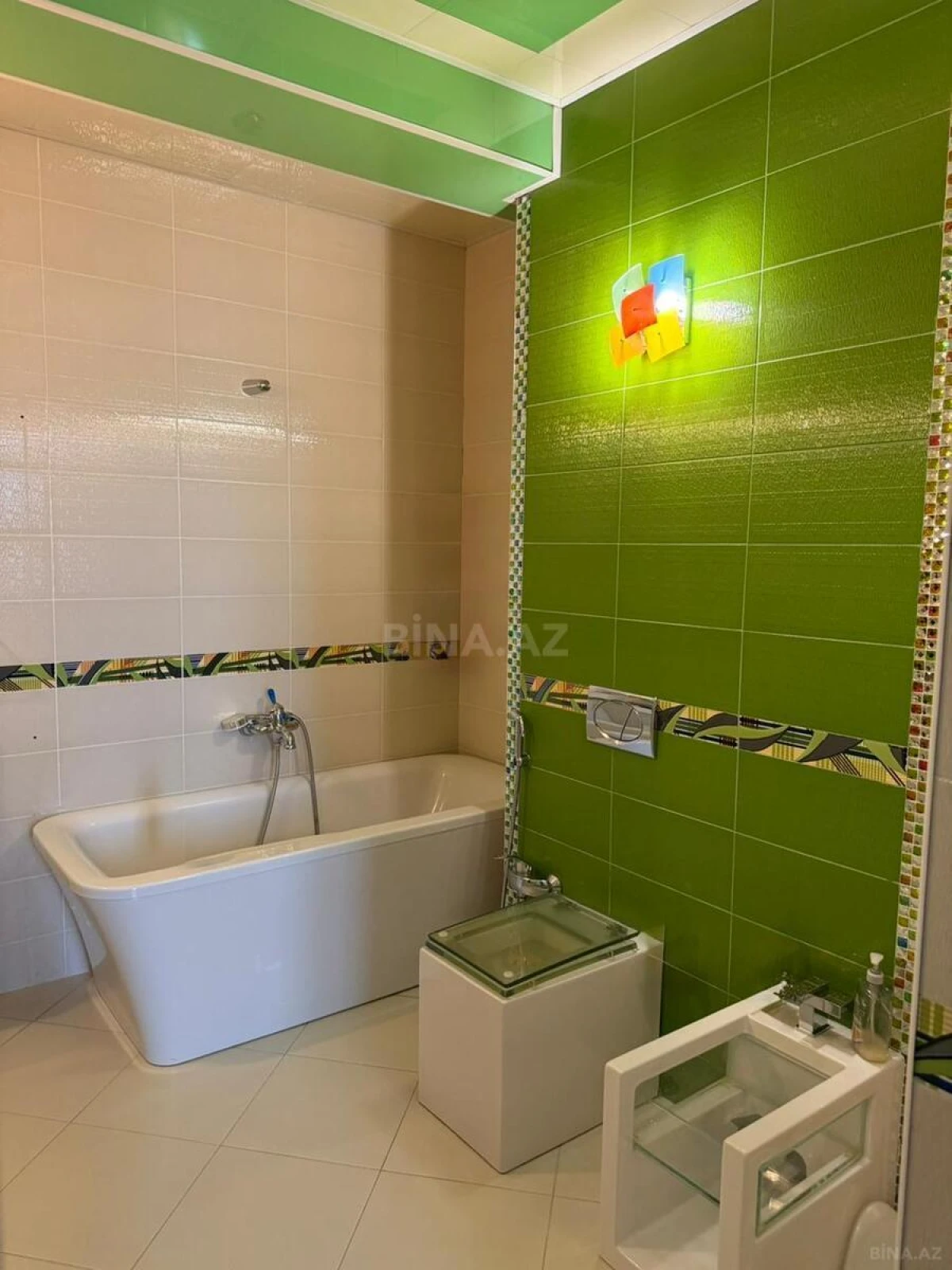 Satılır 3 otaqlı mənzil 190 m²