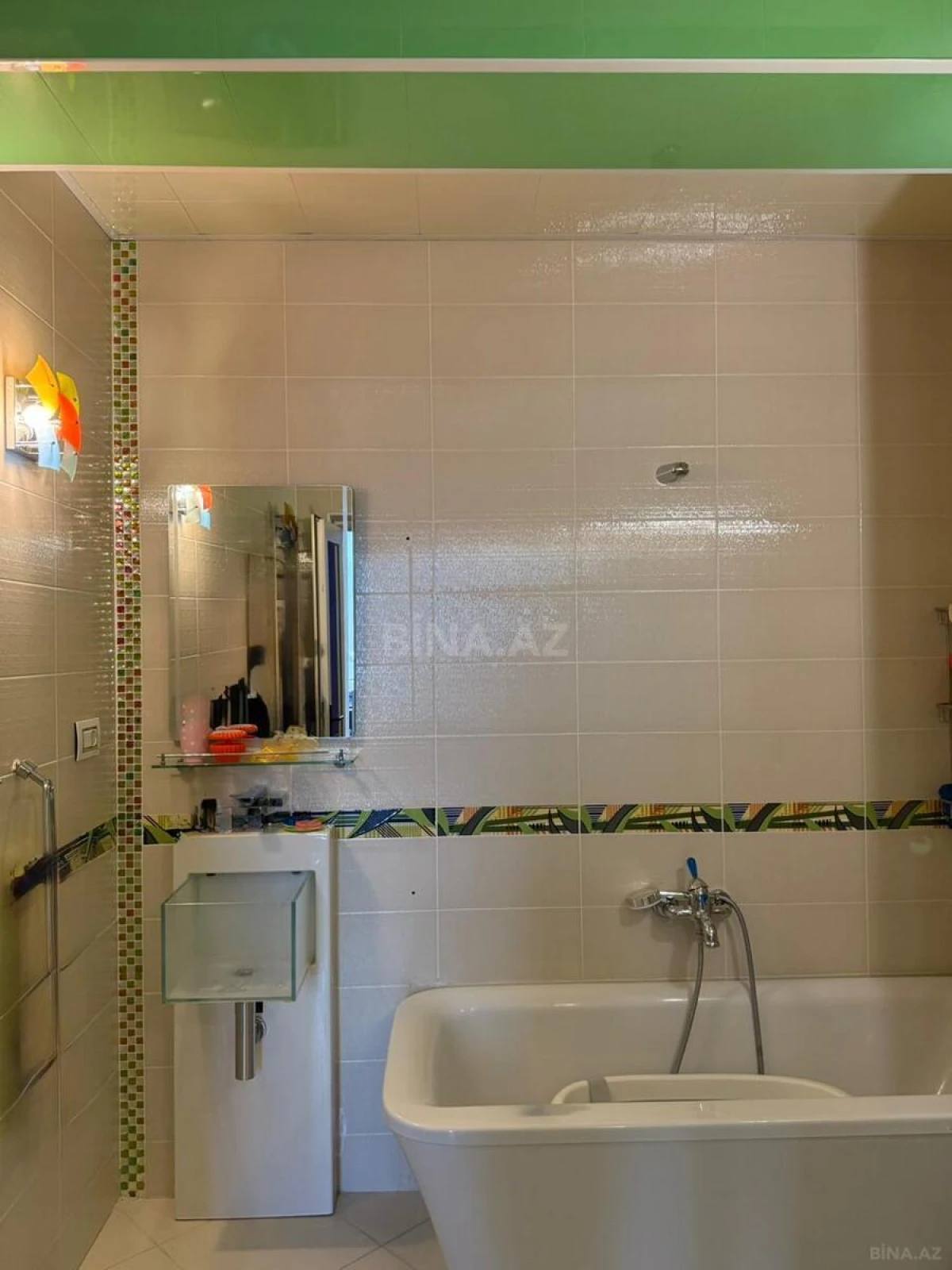 Satılır 3 otaqlı mənzil 190 m²