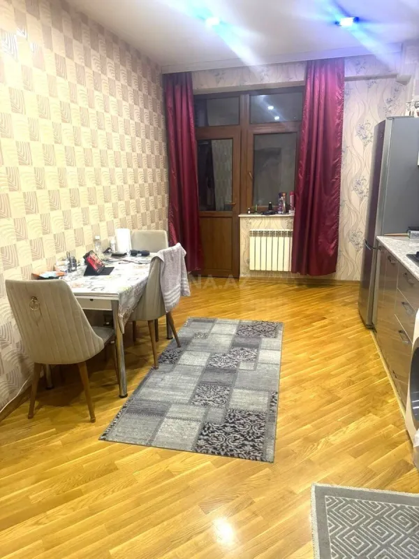 Satılır 3 otaqlı mənzil 95 m²