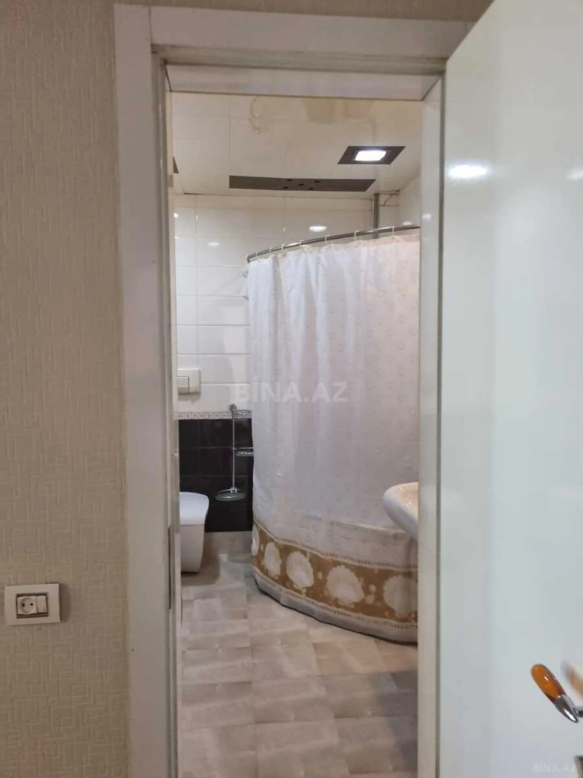 Kirayə verilir 2 otaqlı mənzil 60 m²