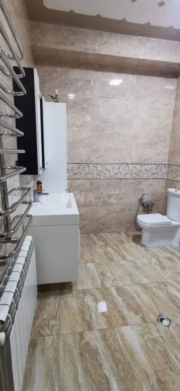 Satılır 4 otaqlı mənzil 170 m²