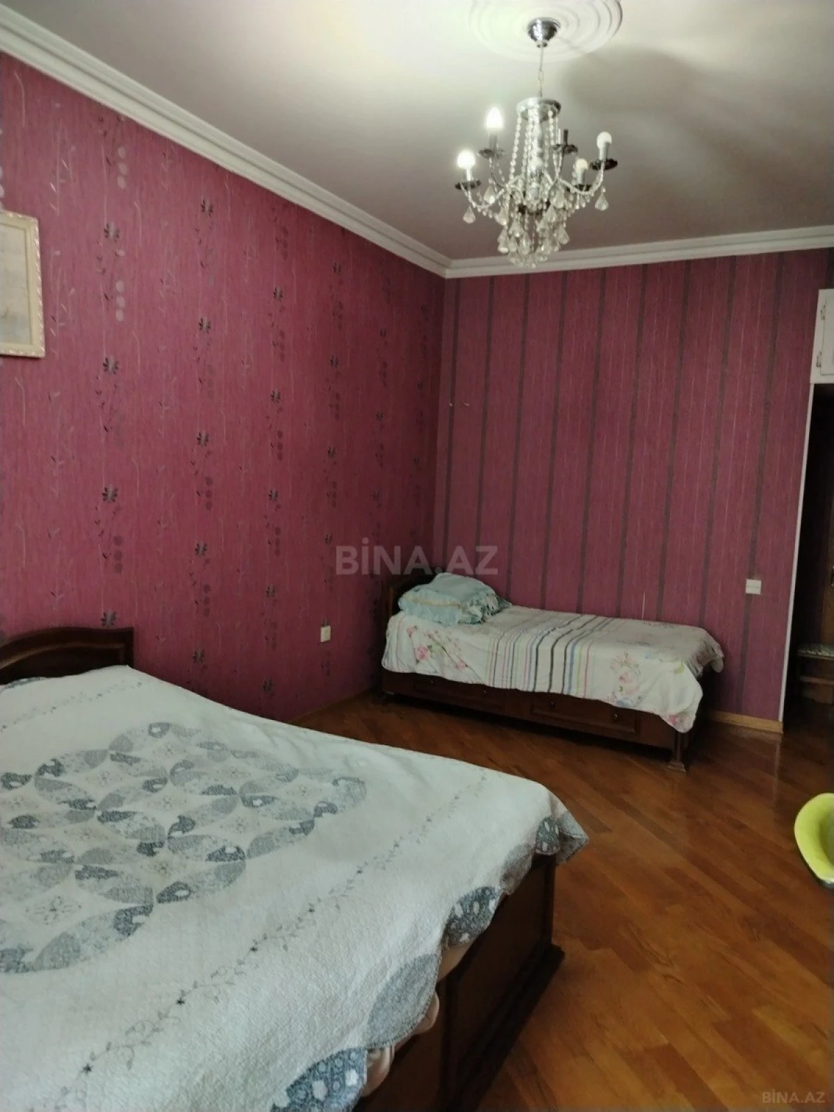 Satılır 4 otaqlı mənzil 148 m²