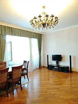 Satılır 4 otaqlı mənzil 148 m² — Bakı, Nizami 4 otaq 148.00 m²