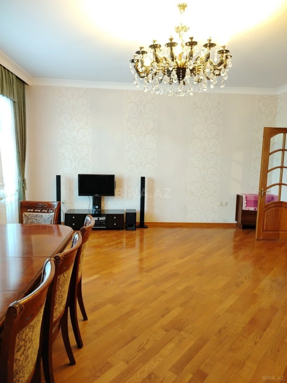 Satılır 4 otaqlı mənzil 148 m²