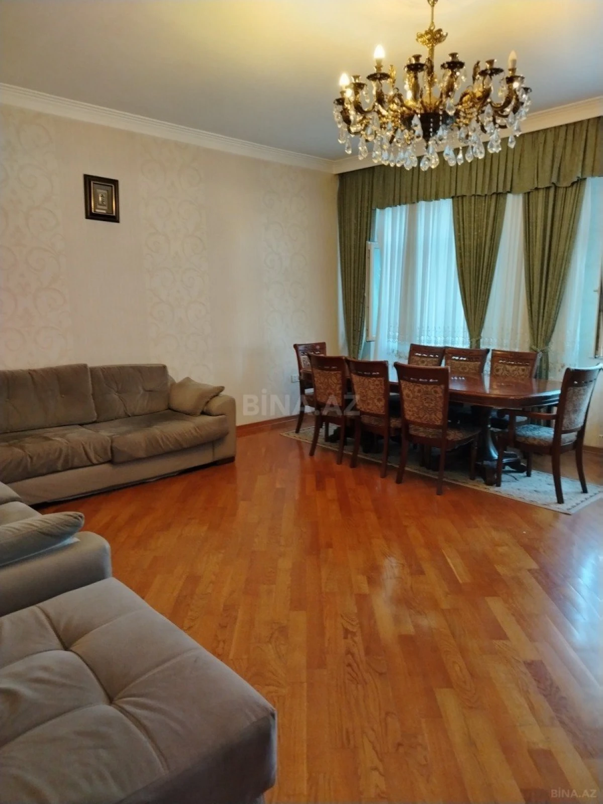 Satılır 4 otaqlı mənzil 148 m²