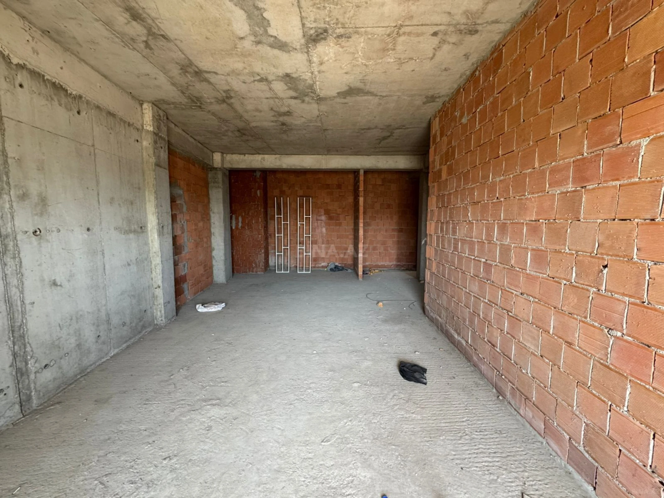 Satılır 2 otaqlı mənzil 89 m²