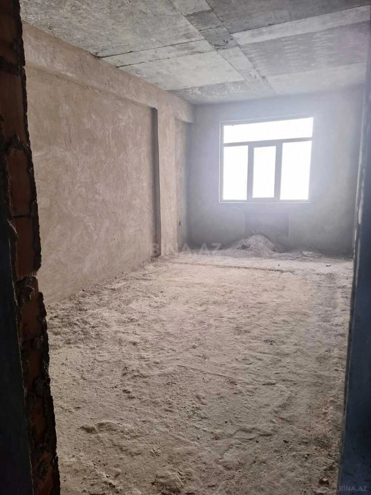 Satılır 3 otaqlı mənzil 143 m²