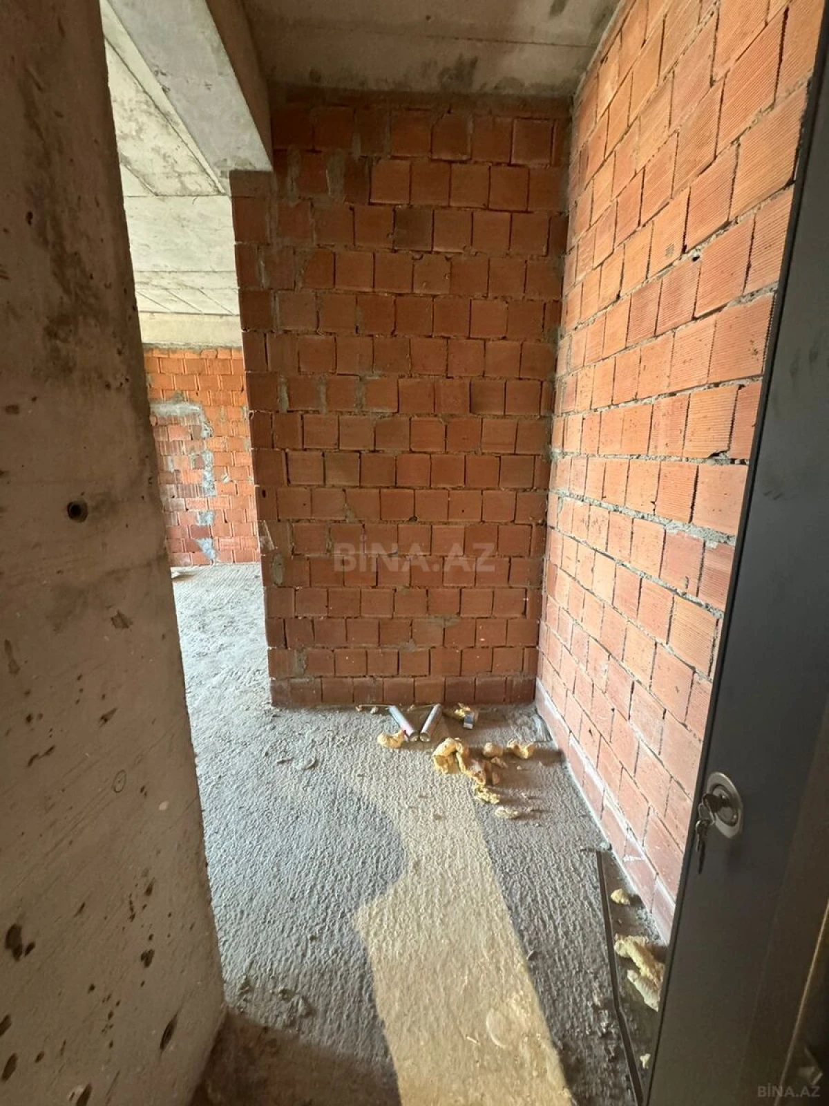 Satılır 3 otaqlı mənzil 114 m²