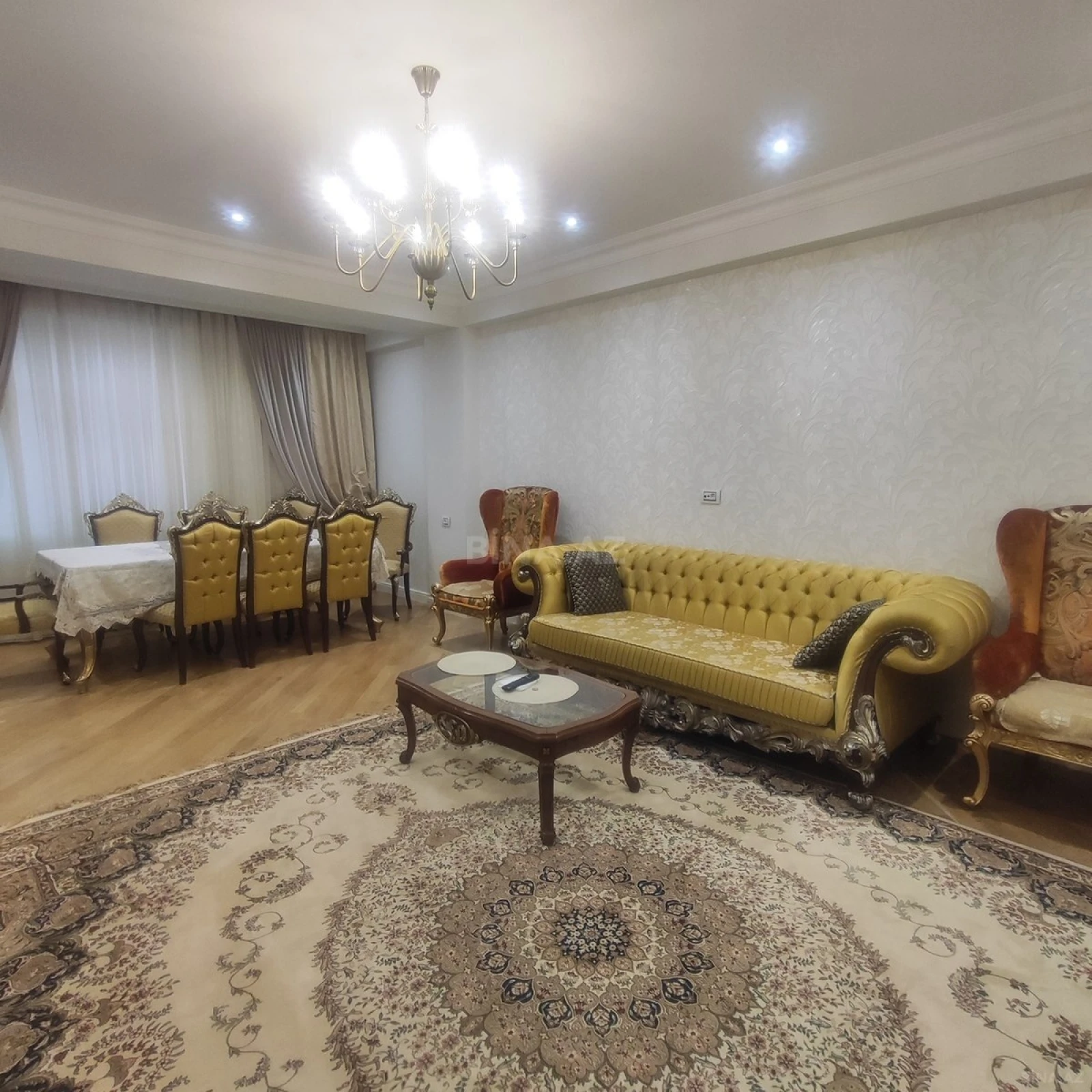 Kirayə verilir 4 otaqlı mənzil 220 m²