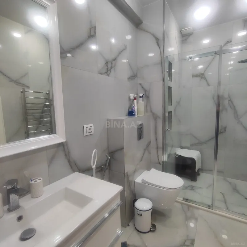 Kirayə verilir 4 otaqlı mənzil 220 m²