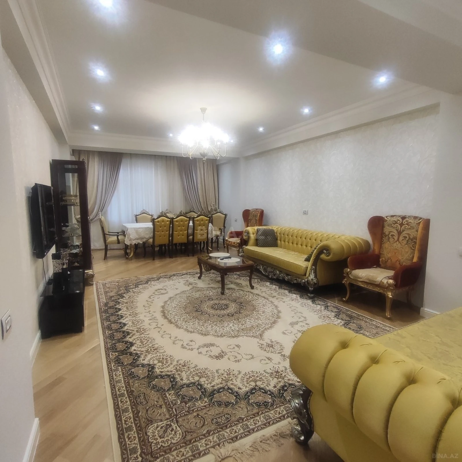 Kirayə verilir 4 otaqlı mənzil 220 m²