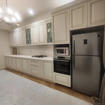 Kirayə verilir 4 otaqlı mənzil 220 m²