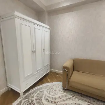 Kirayə verilir 4 otaqlı mənzil 220 m²
