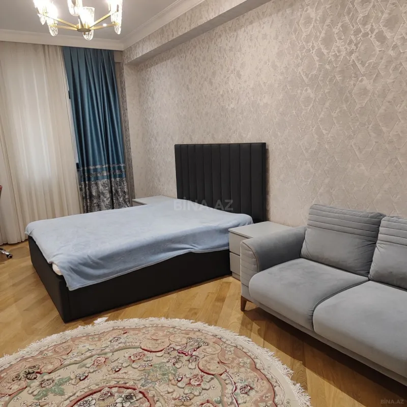 Kirayə verilir 4 otaqlı mənzil 220 m²