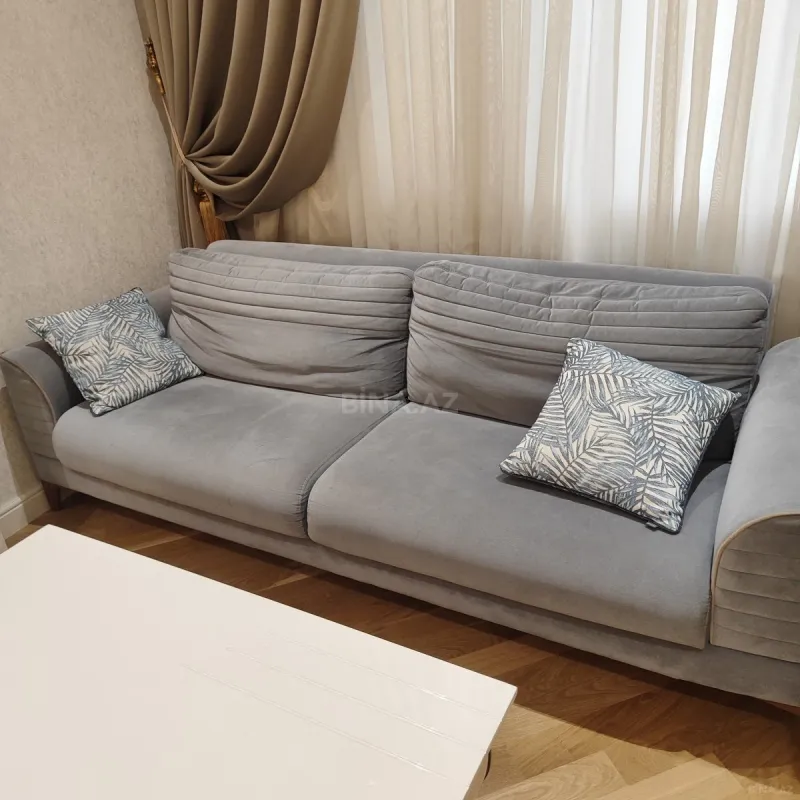 Kirayə verilir 4 otaqlı mənzil 220 m²