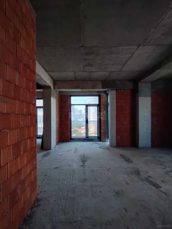 Satılır 3 otaqlı mənzil 119 m²