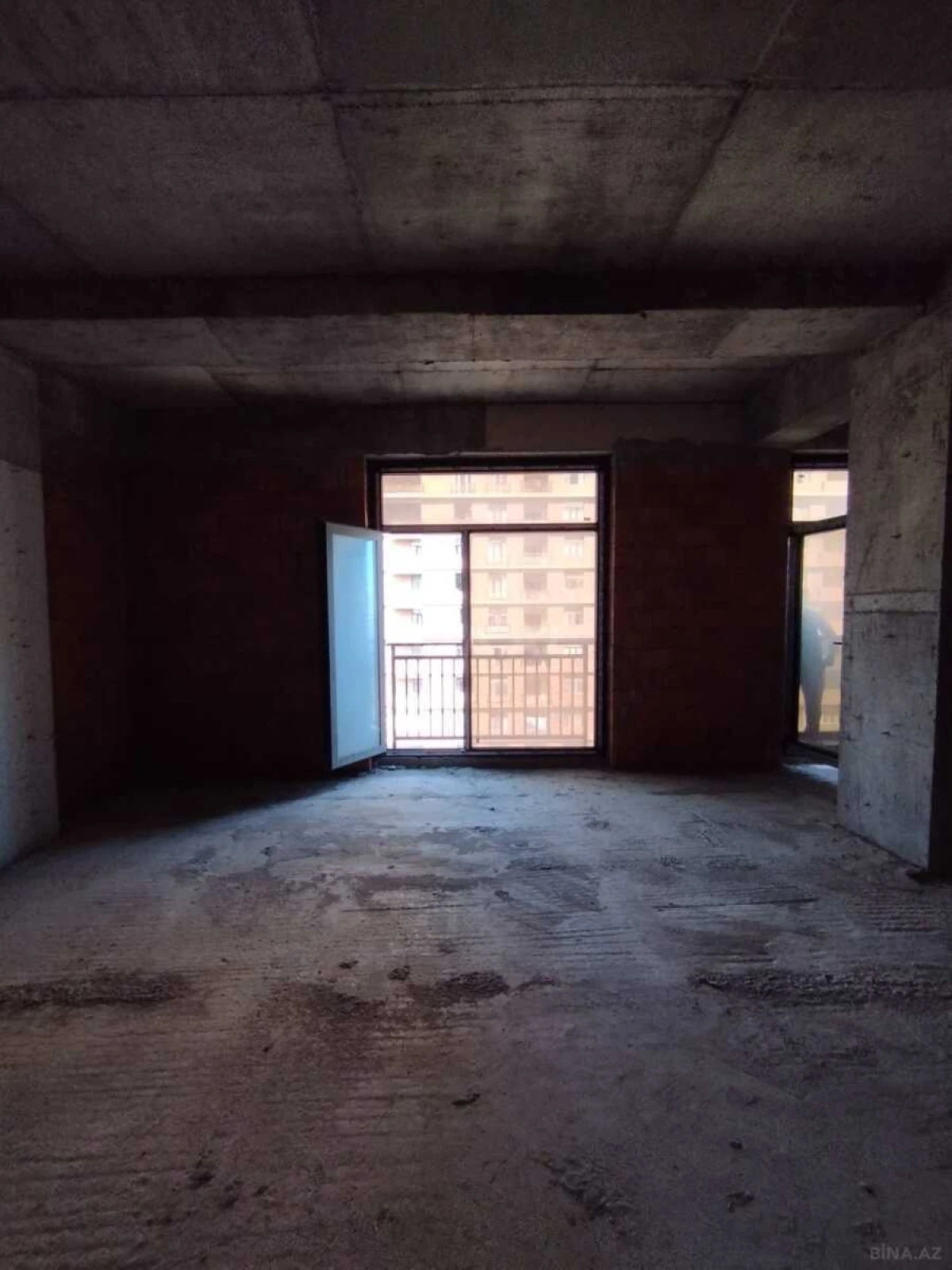 Satılır 3 otaqlı mənzil 119 m²