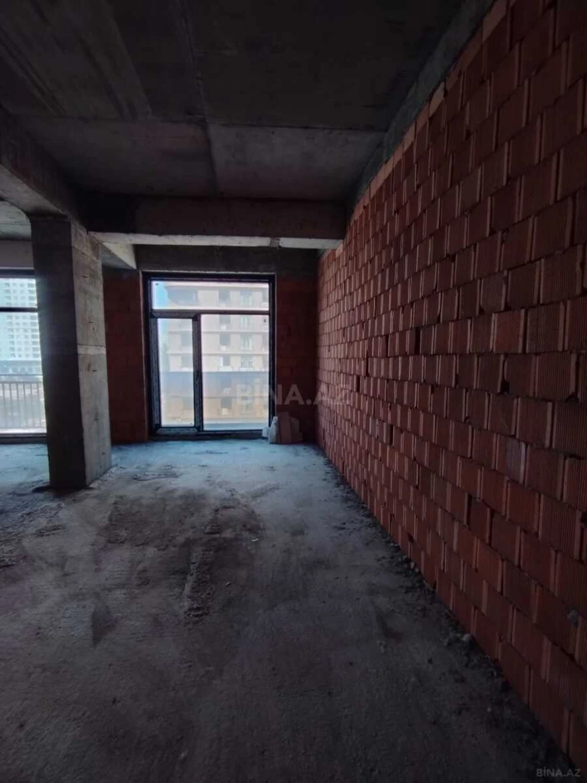 Satılır 3 otaqlı mənzil 119 m²