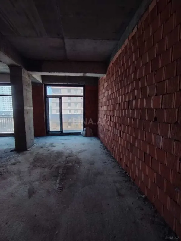 Satılır 3 otaqlı mənzil 119 m²