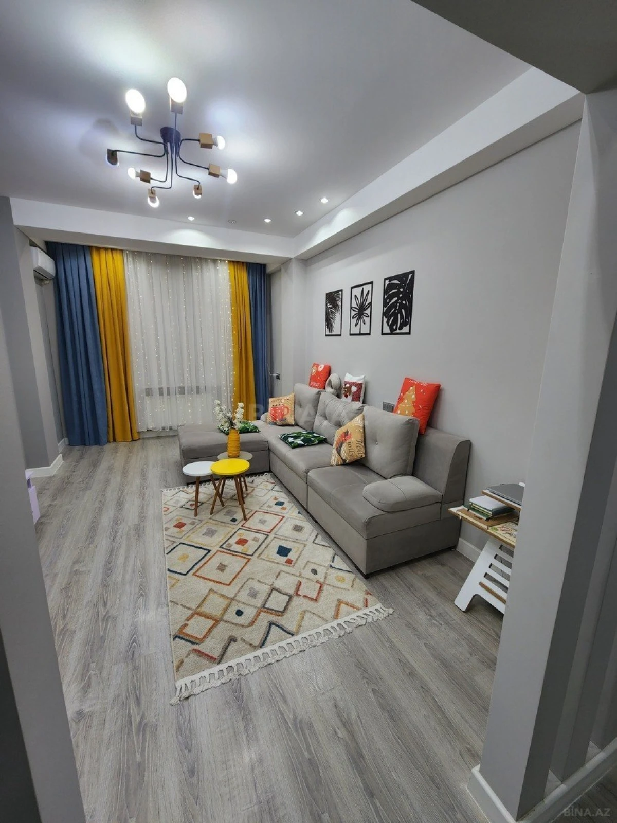 Satılır 2 otaqlı mənzil 55 m²