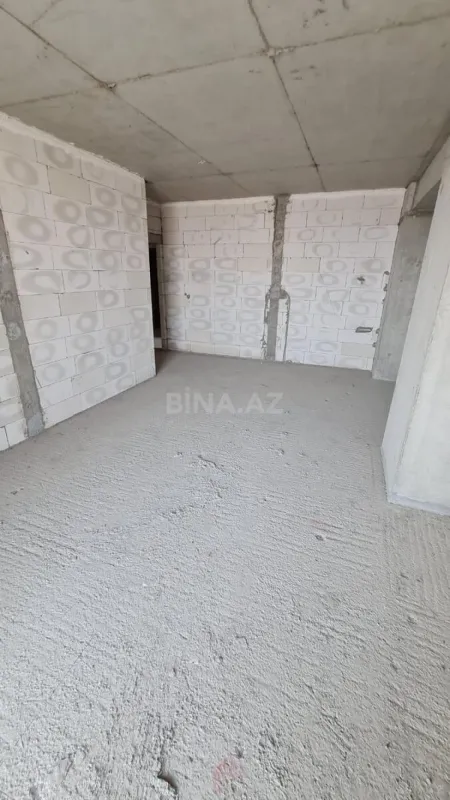 Satılır 4 otaqlı mənzil 178 m²