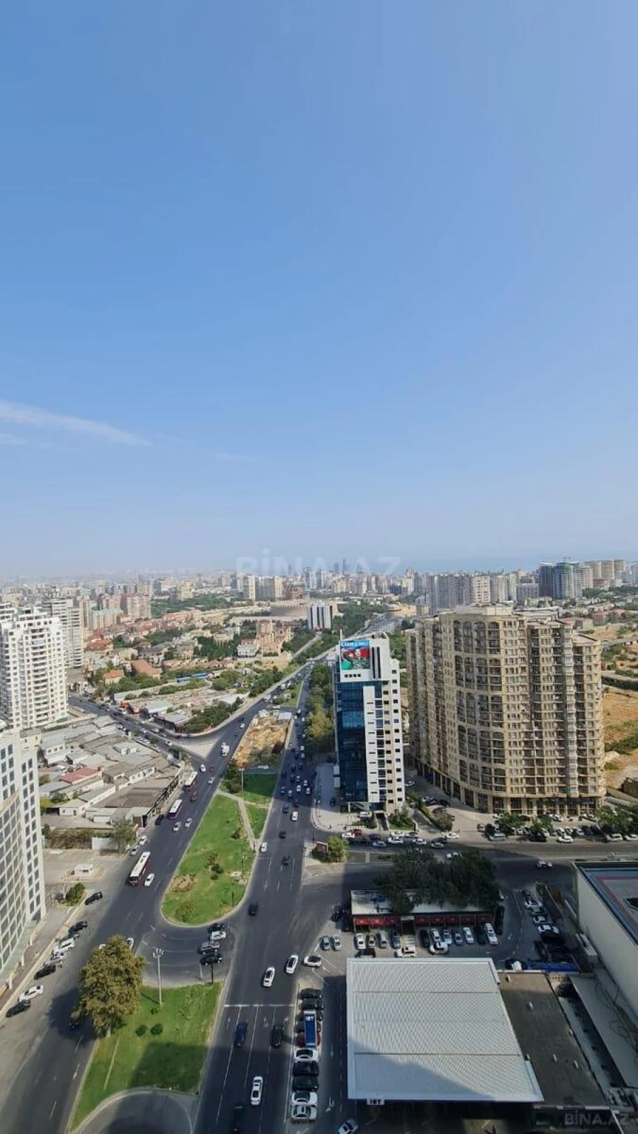 Satılır 4 otaqlı mənzil 178 m²