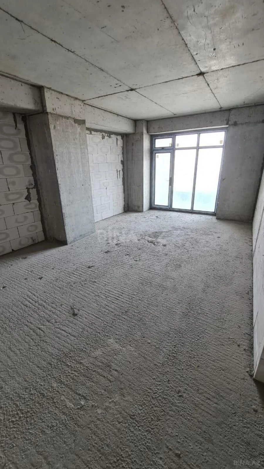 Satılır 4 otaqlı mənzil 178 m²