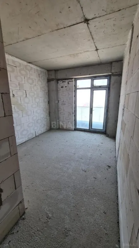Satılır 4 otaqlı mənzil 178 m²
