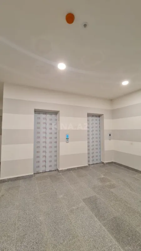 Satılır 4 otaqlı mənzil 178 m²