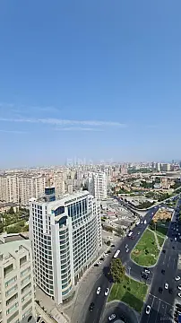 Satılır 4 otaqlı mənzil 178 m²
