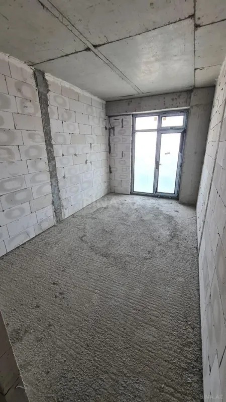 Satılır 4 otaqlı mənzil 178 m²