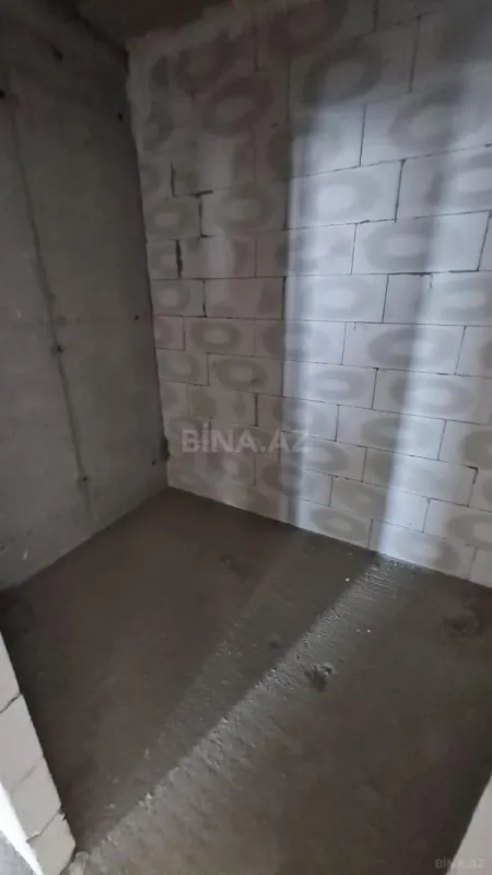 Satılır 4 otaqlı mənzil 178 m²