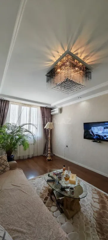 Satılır 3 otaqlı mənzil 127 m²
