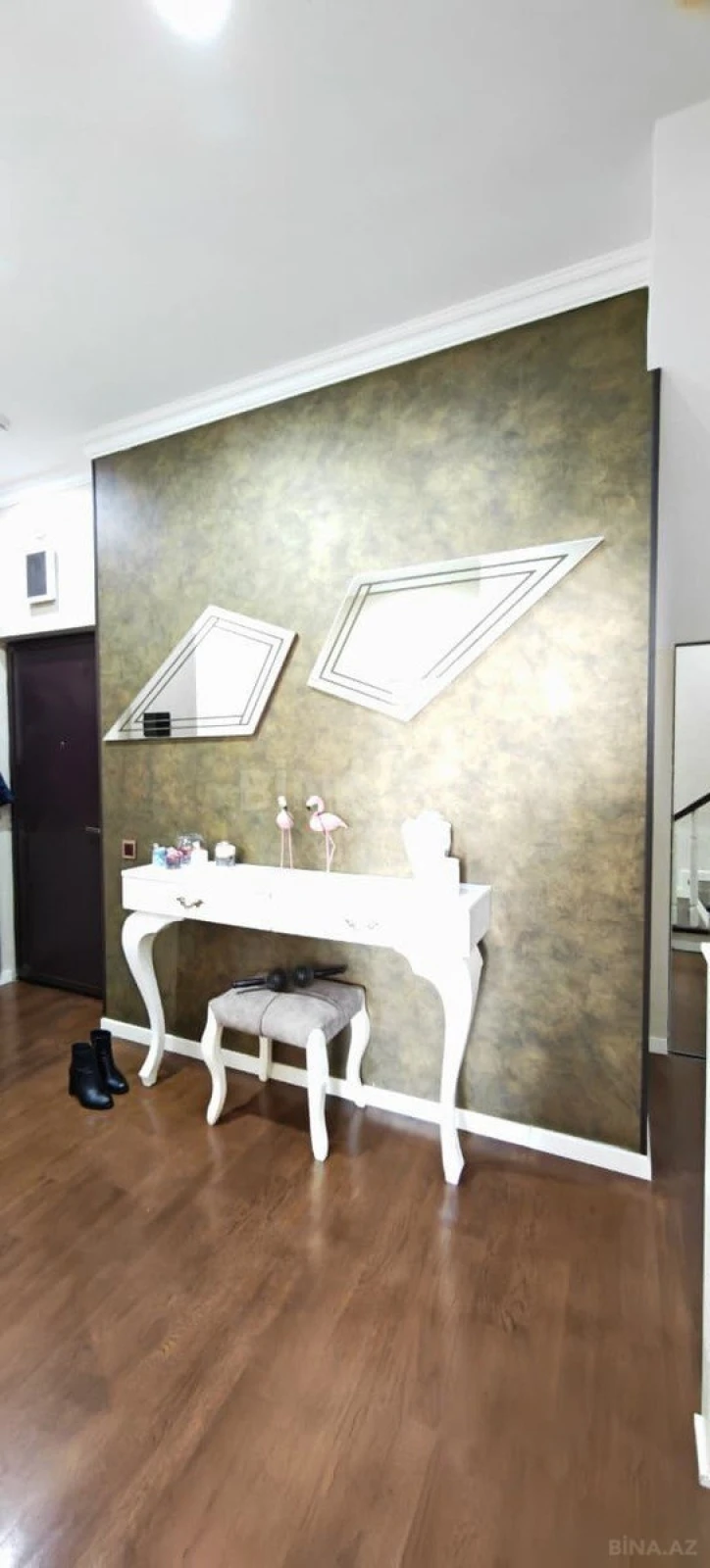 Satılır 3 otaqlı mənzil 127 m²