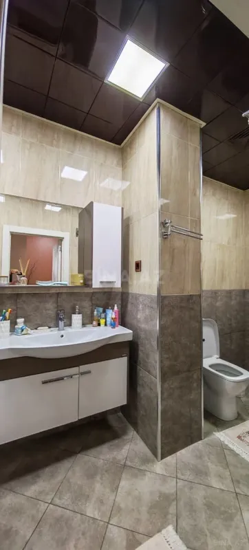 Satılır 3 otaqlı mənzil 127 m²