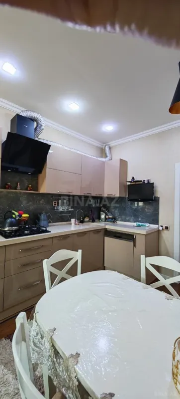 Satılır 3 otaqlı mənzil 127 m²