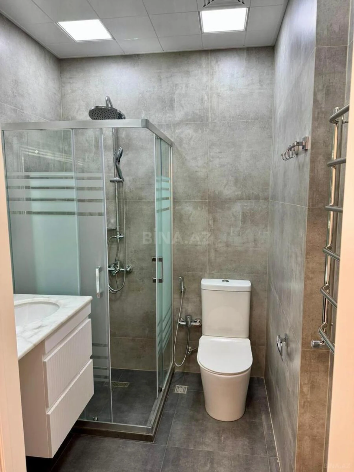Satılır 2 otaqlı mənzil 60.7 m²