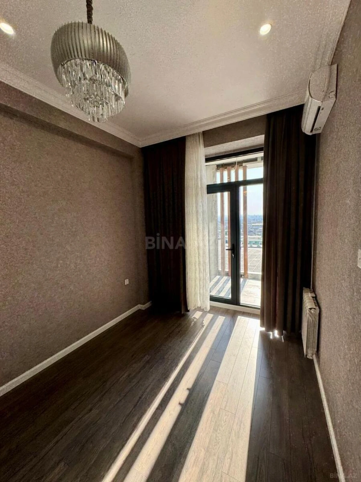 Satılır 2 otaqlı mənzil 60.7 m²
