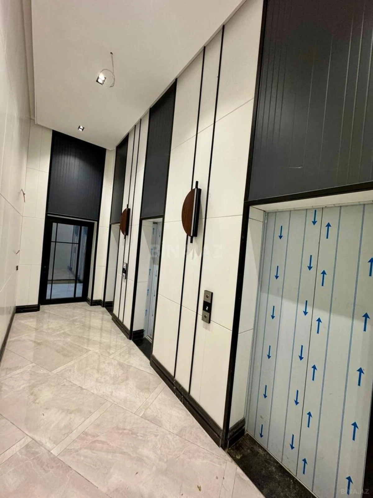 Satılır 2 otaqlı mənzil 60.7 m²