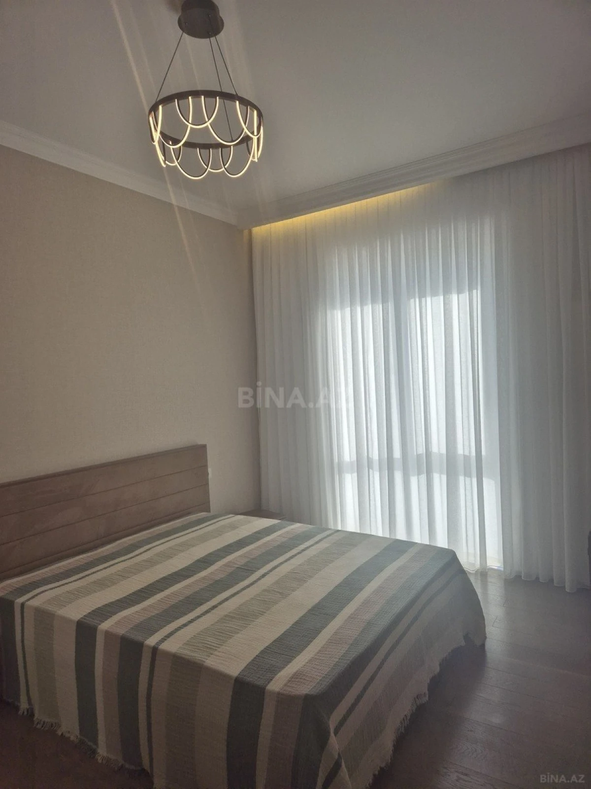 Kirayə verilir 3 otaqlı mənzil 120 m²