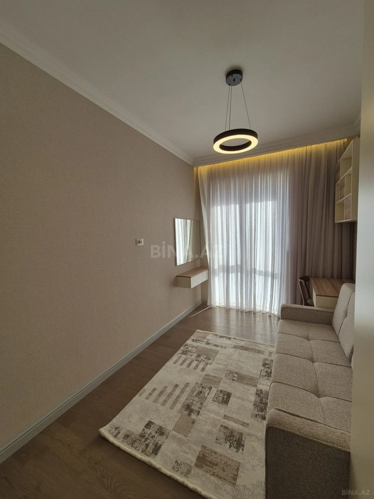 Kirayə verilir 3 otaqlı mənzil 120 m²